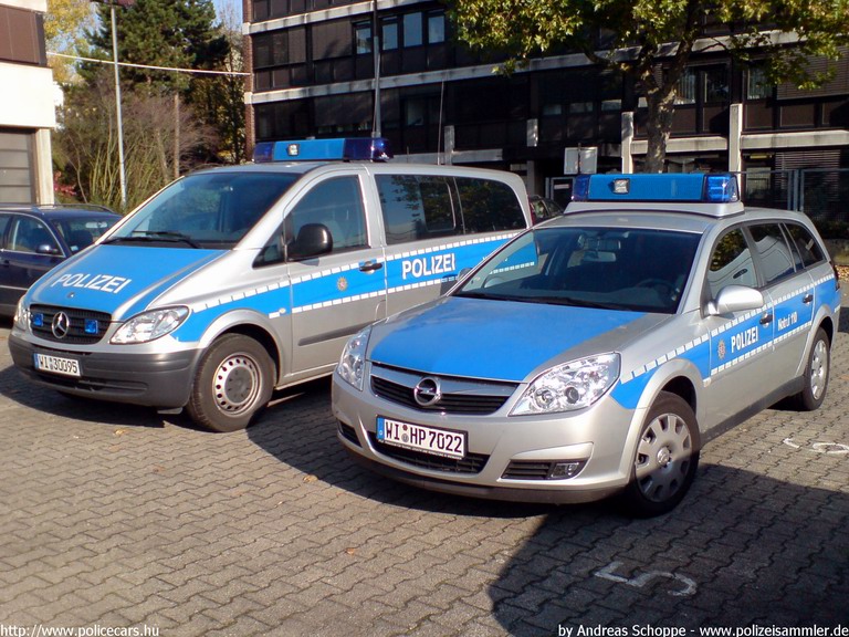 Mercedes Vito, Opel Vectra, fotó: Andreas Schoppe - [url]www.polizeisammler.de[/url]
Keywords: német Németország rendőr rendőrautó rendőrség