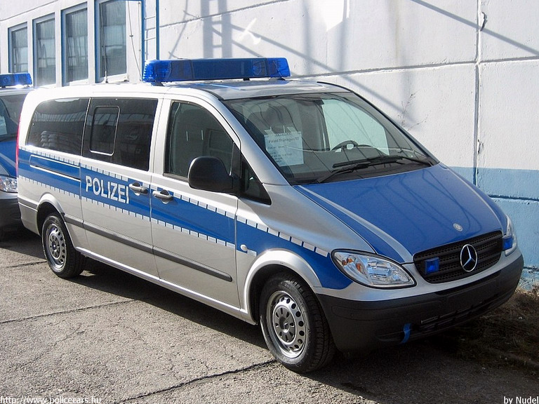 Mercedes Vito, fotó: Nudel
Keywords: német Németország rendőr rendőrautó rendőrség