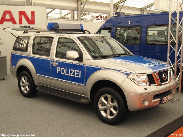 Nissan Pathfinder, fotó: Nudel
Keywords: német németország rendőr rendőrautó rendőrség