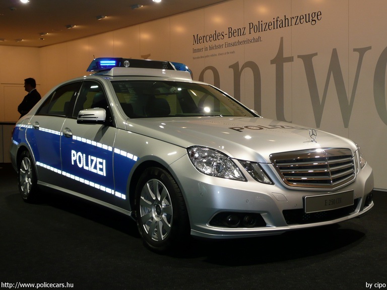 Mercedes E, fotó: cipo
Keywords: német németország rendőr rendőrautó rendőrség