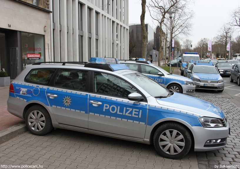 Volkswagen Passat, fotó: BakosPhoto
Keywords: német Németország rendőr rendőrautó rendőrség