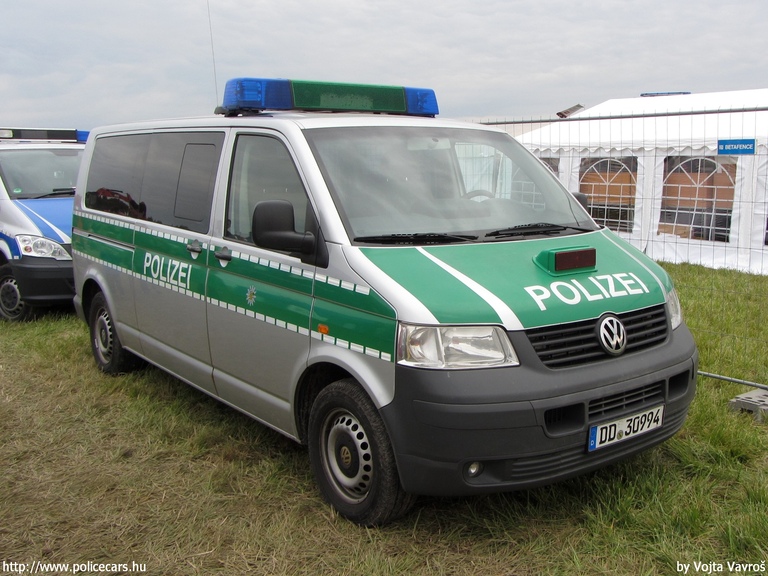 Volkswagen Transporter T5, fotó: Vojta Vavro¹
Keywords: német Németország rendőr rendőrautó rendőrség