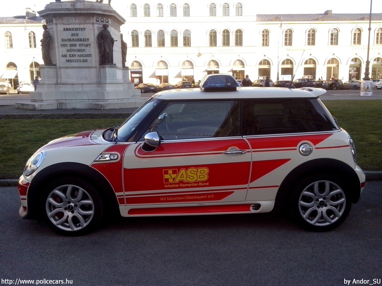 MINI John Cooper Works, fotó: Andor_SU
Keywords: német Németország mentő mentőautó