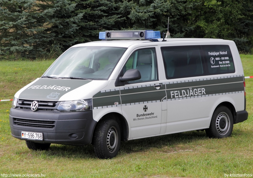 Volkswagen Transporter T5 facelift, fotó: krisztianfotoi
Keywords: német Németország katonai rendőrség rendész