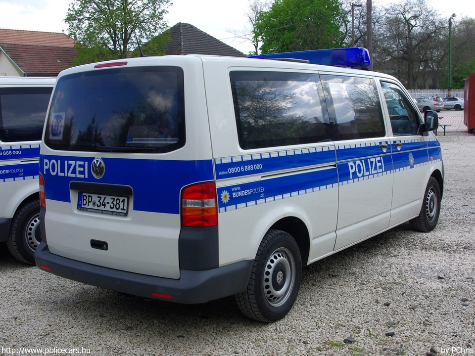 Volkswagen Transporter T5, fotó: PChris
Keywords: német Németország rendőr rendőrautó rendőrség