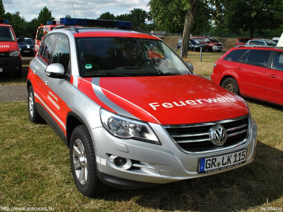 Volkswagen Tiguan, fotó: Bbazsa
Keywords: német Németország tûzoltó tûzoltóautó tûzoltóság Germany german fire firetruck