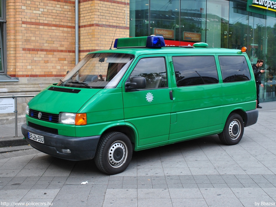 Volkswagen Transporter T4, fotó: Bbazsa
Keywords: német Németország rendőr rendőrautó rendőrség Germany german police policecar