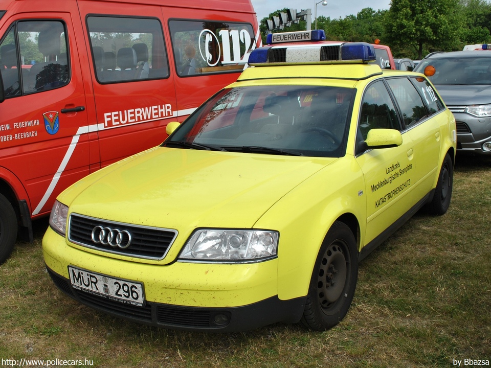 Audi A4 Avant, fotó: Bbazsa
Keywords: német Németország tûzoltó tûzoltóautó tûzoltóság Germany german fire firetruck