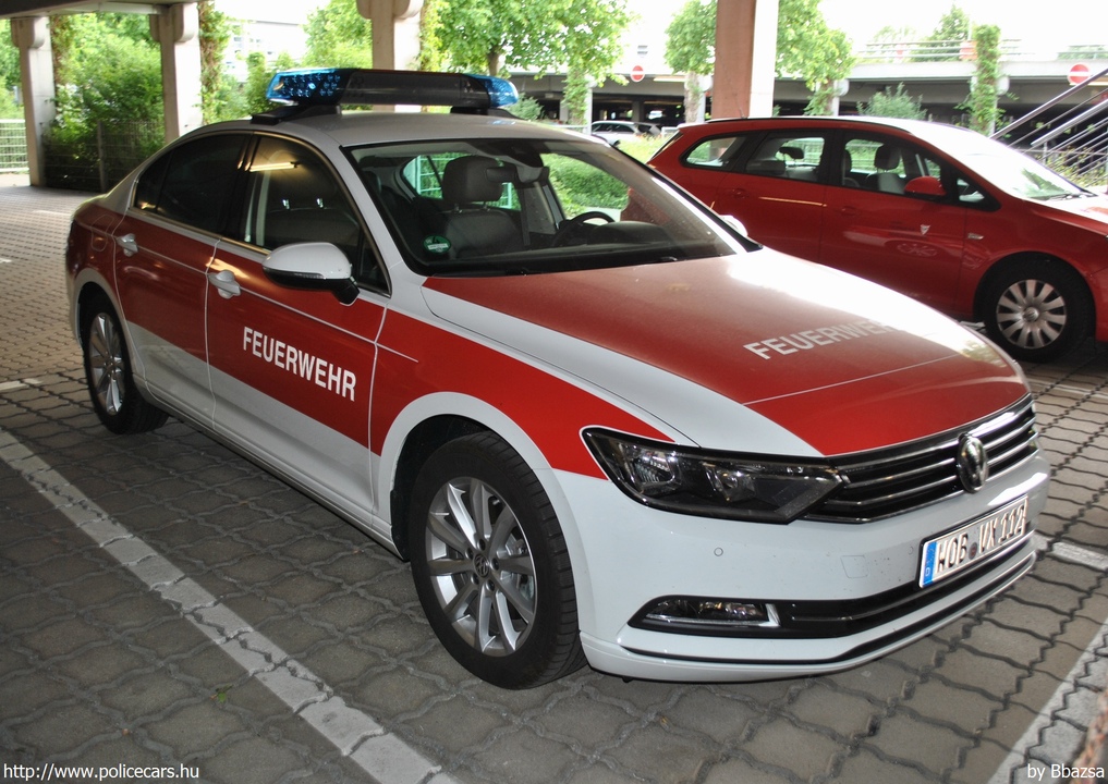 Volkswagen Passat B8, fotó: Bbazsa
Keywords: német Németország tûzoltó tûzoltóautó tûzoltóság Germany german fire firetruck