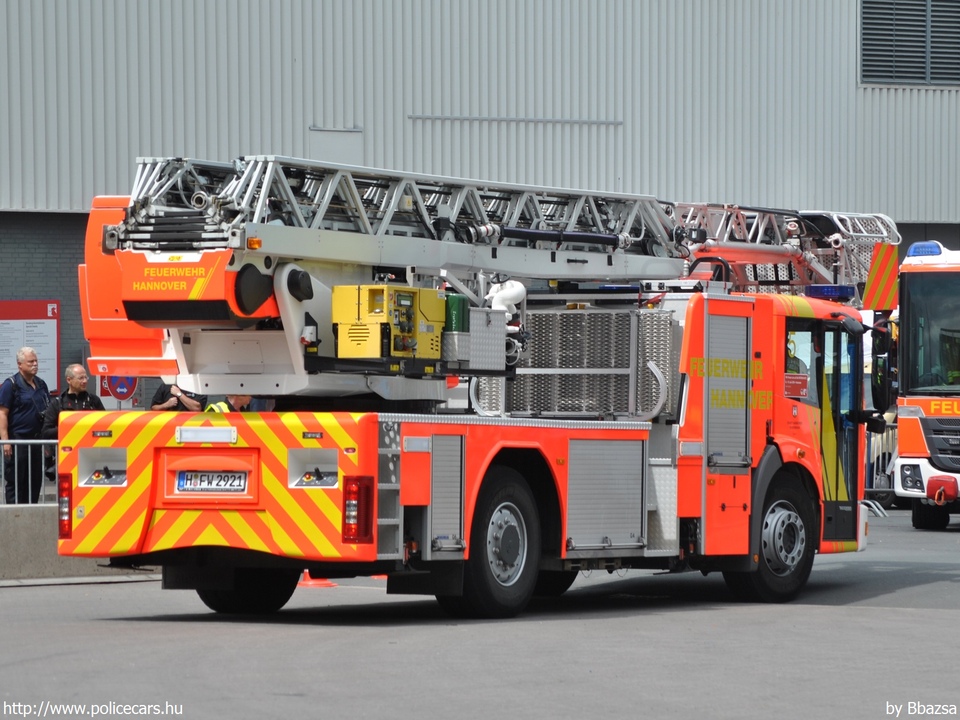 Mercedes Econic 1833L Magirus, Hannover, fotó: Bbazsa
Keywords: német Németország tûzoltó tûzoltóautó tûzoltóság Germany german fire firetruck
