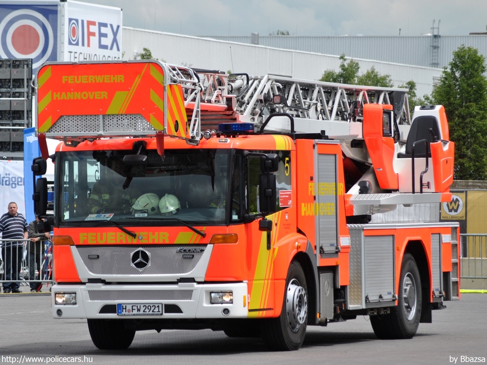 Mercedes Econic 1833L Magirus, Hannover, fotó: Bbazsa
Keywords: német Németország tûzoltó tûzoltóautó tûzoltóság Germany german fire firetruck