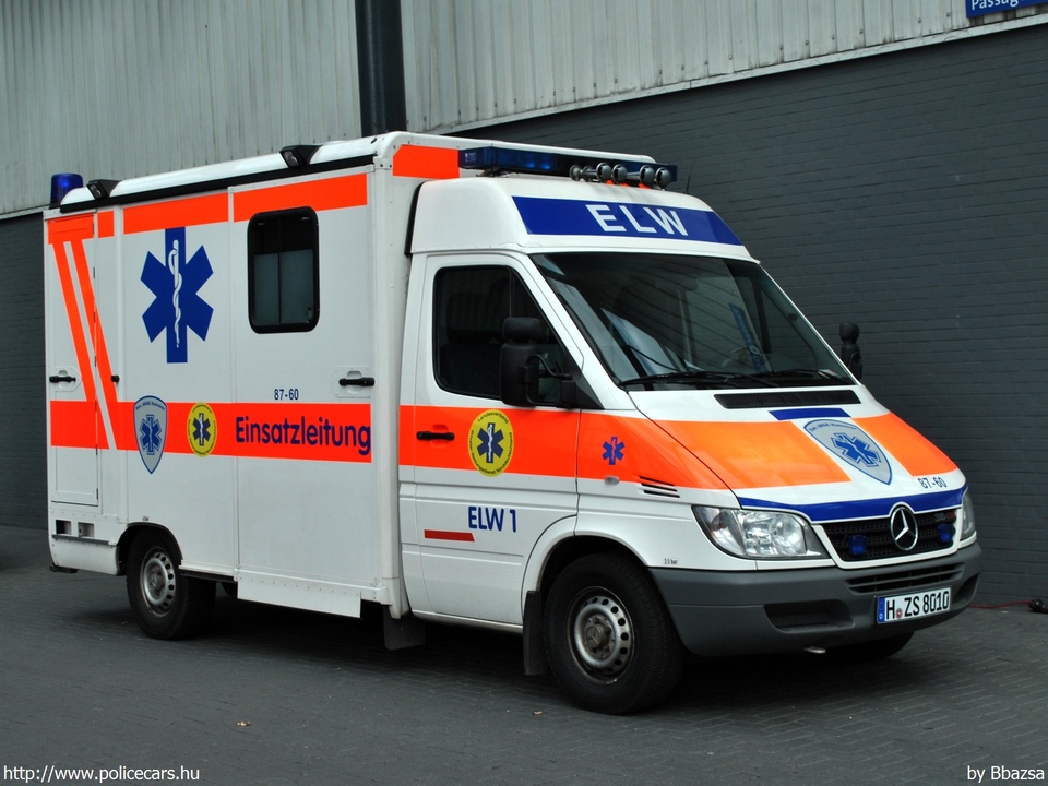 Mercedes Sprinter 316CDI, fotó: Bbazsa
Keywords: ambulance német Németország mentő mentőautó Germany german 