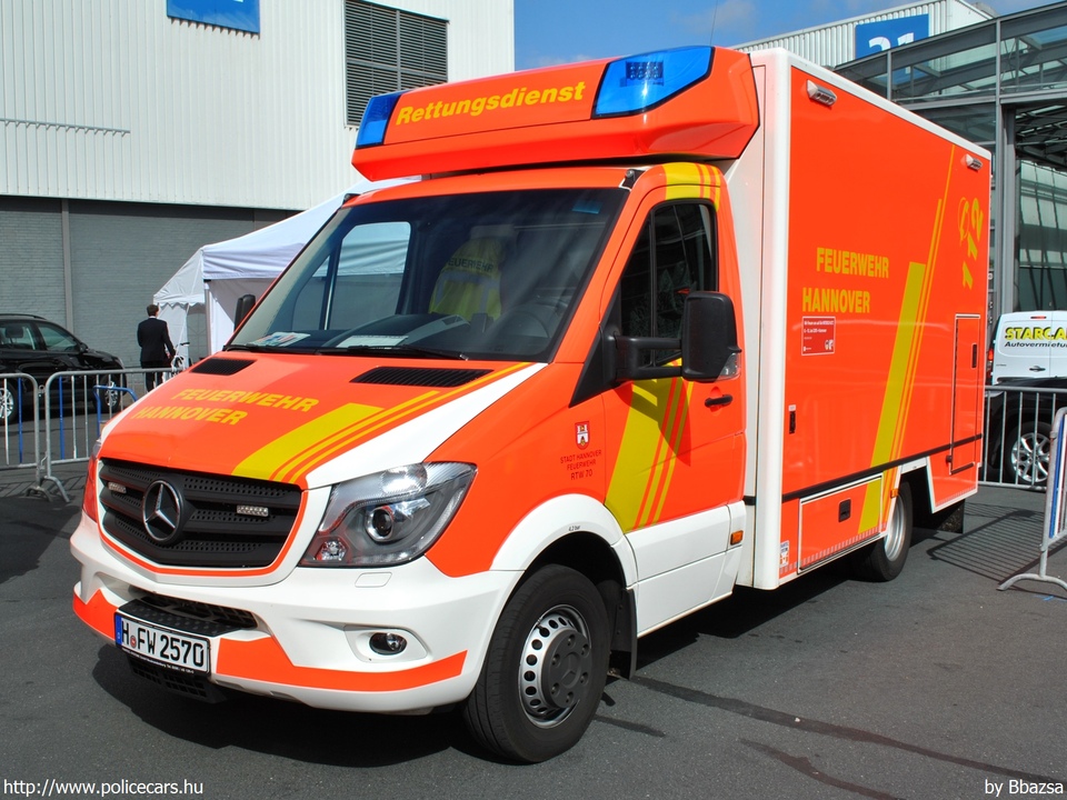 Mercedes Sprinter, Hannover, fotó: Bbazsa
Keywords: ambulance német Németország mentő mentőautó Germany german 