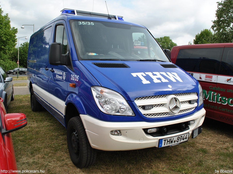 Mercedes Sprinter 4x4, THW, fotó: Bbazsa
Keywords: német Németország tûzoltó tûzoltóautó tûzoltóság Germany german fire firetruck