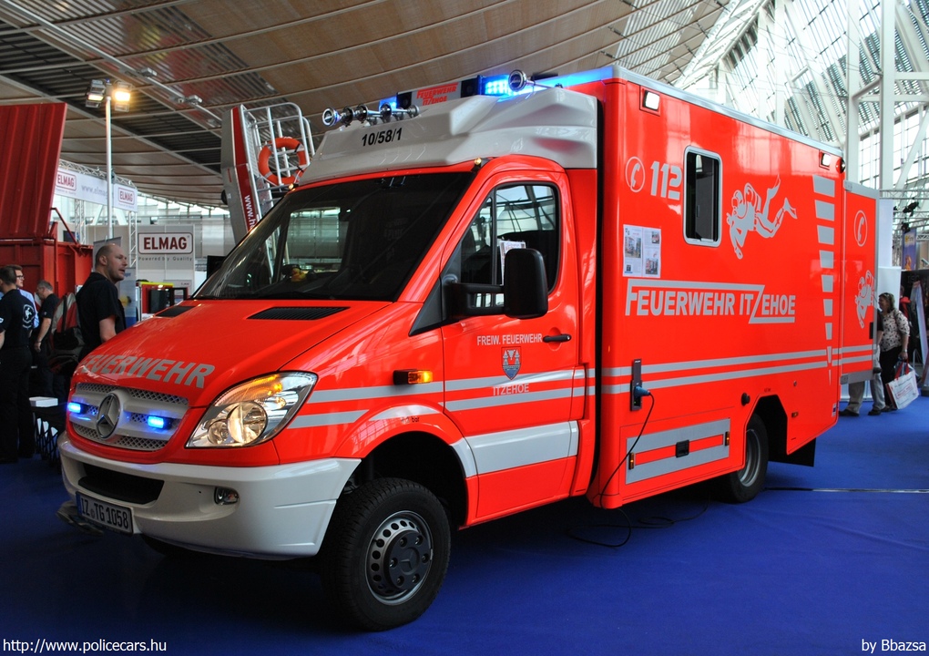 Mercedes Sprinter, Zehoe, fotó: Bbazsa
Keywords: német Németország tûzoltó tûzoltóautó tûzoltóság Germany german fire firetruck