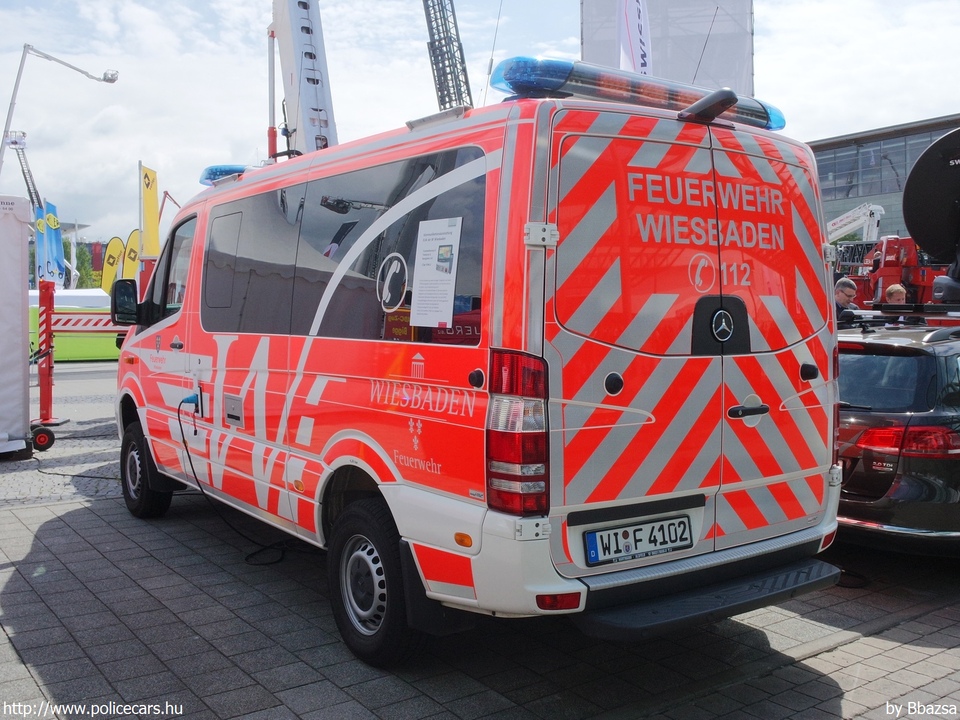 Mercedes Sprinter, Wiesbaden, fotó: Bbazsa
Keywords: német Németország tûzoltó tûzoltóautó tûzoltóság Germany german fire firetruck