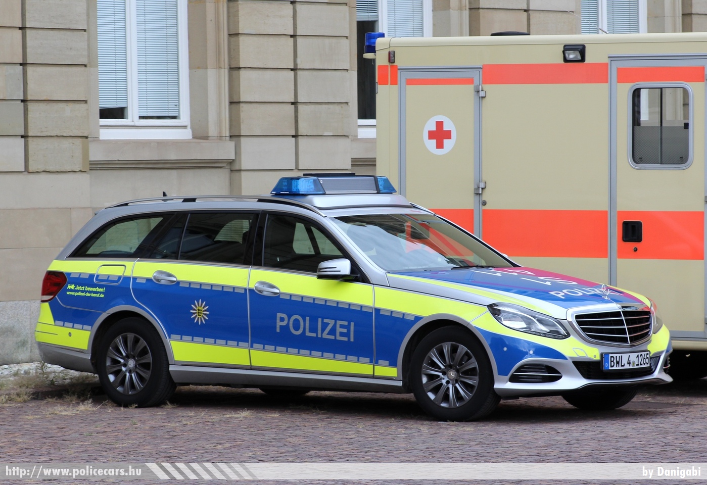 Mercedes, fotó: Danigabi
Keywords: német Németország rendőr rendőrautó rendőrség german Germany police policecar