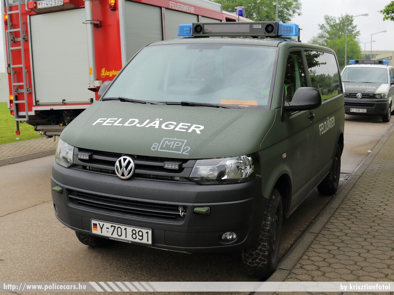 Volkswagen Transporter T5 facelift, fotó: krisztianfotoi
Keywords: német Németország rendőr rendőrautó rendőrség katonai Deutschland german police policecar military