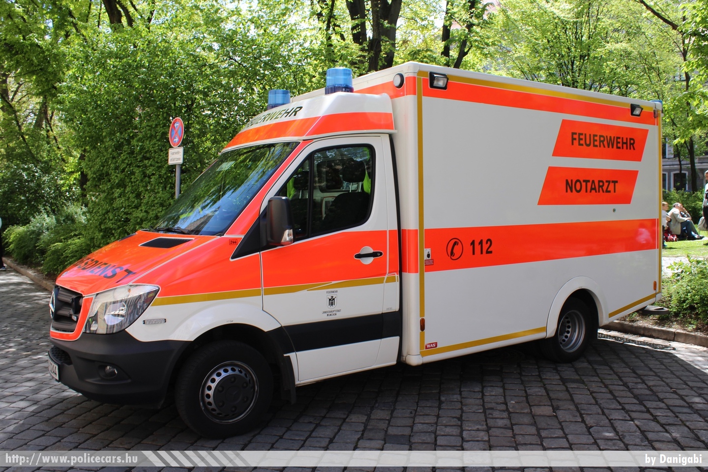 Mercedes Sprinter, fotó: Danigabi
Keywords: ambulance német Németország mentő mentőautó Germany german
