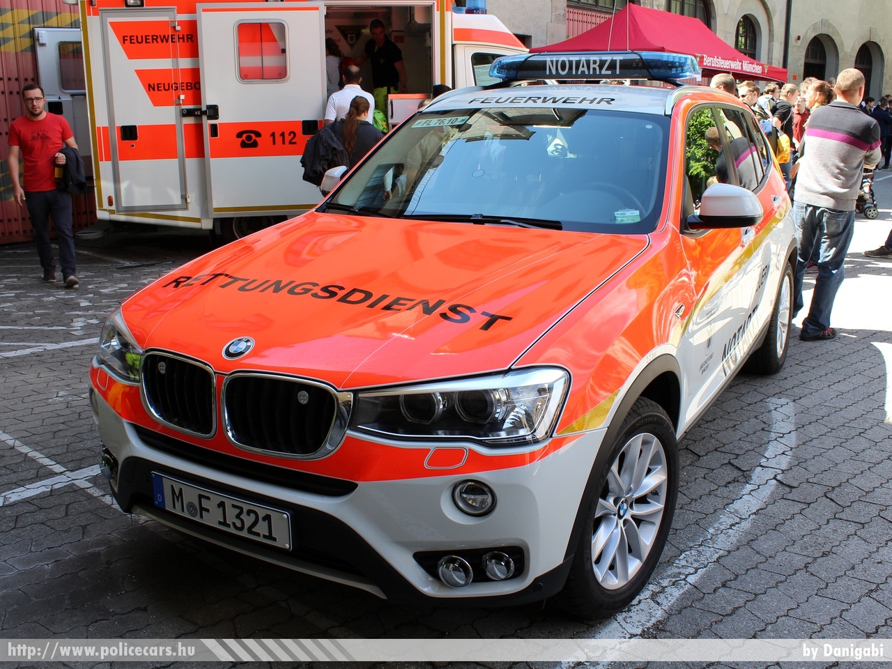 BMW, fotó: Danigabi
Keywords: ambulance német Németország mentő mentőautó Germany german
