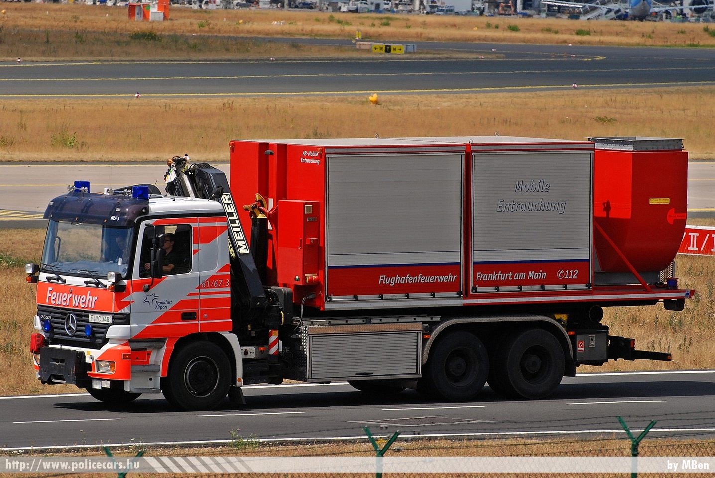 Mercedes Actros 2653, Frankfurt Airport, fotó: MBen
Keywords: német Németország tûzoltó tûzoltóautó tûzoltóság Germany german fire firetruck