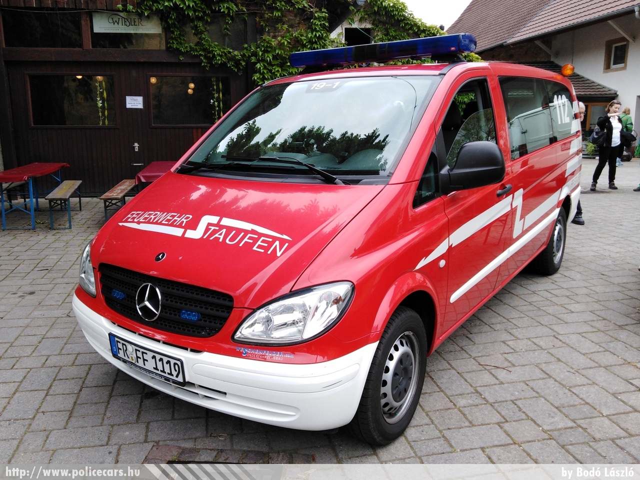 Mercedes Vito, fotó: Bodó László
Keywords: német Németország tûzoltó tûzoltóautó tûzoltóság Germany german fire firetruck