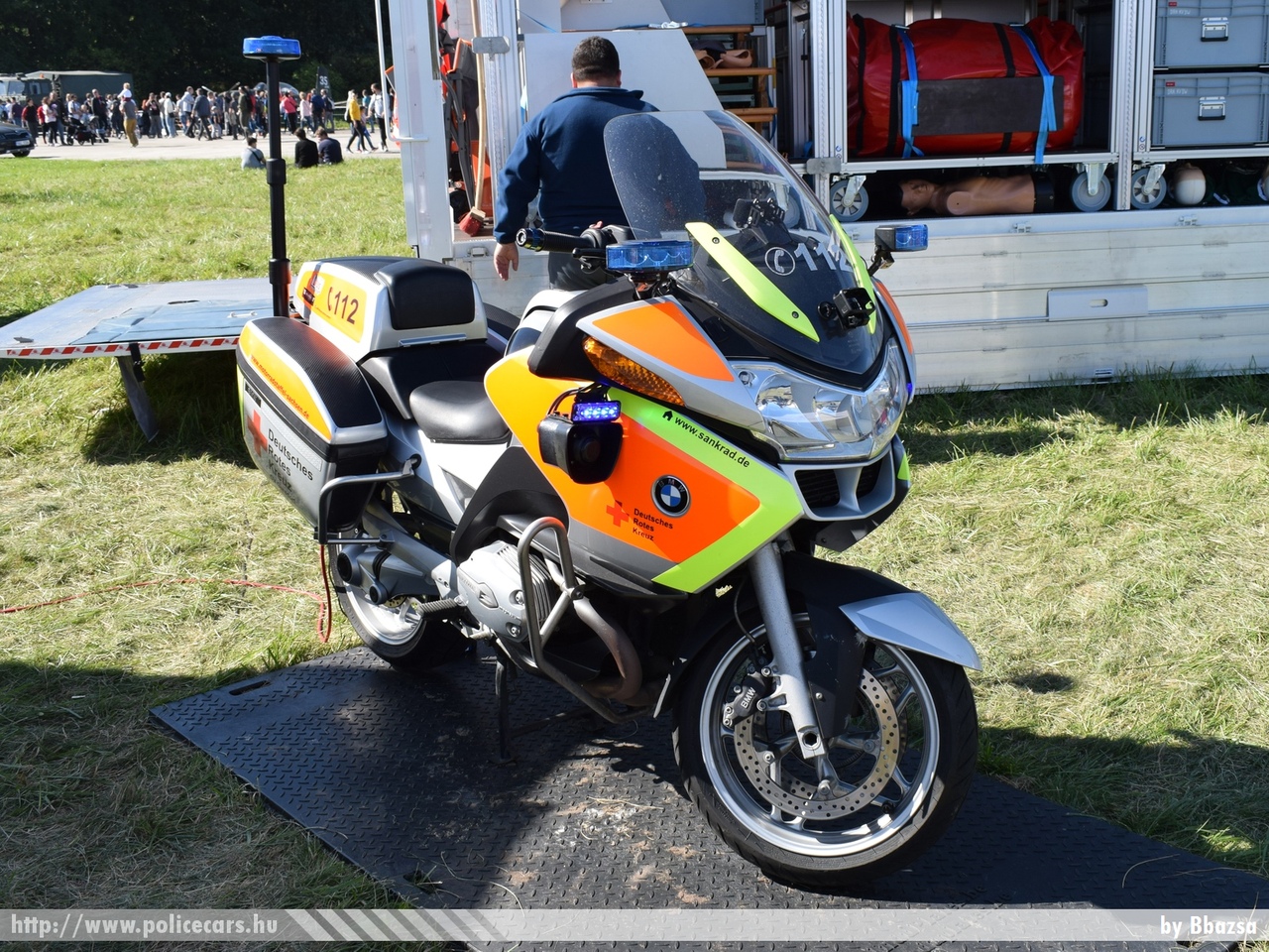 BMW, fotó: Bbazsa
Keywords: ambulance német Németország mentő mentőmotor Germany german