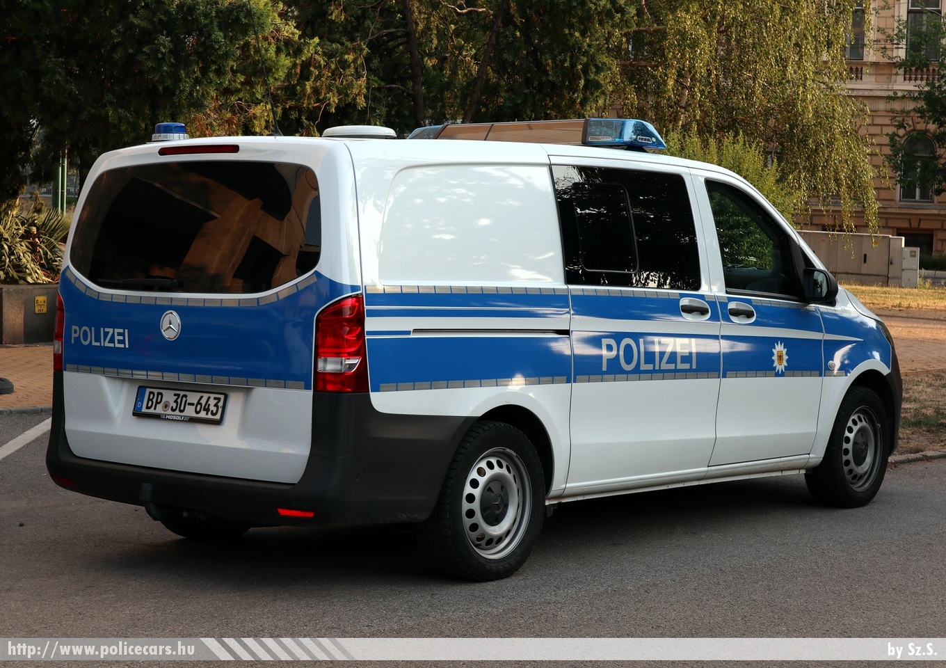 Mercedes Vito, fotó: Sz.S.
Keywords: német Németország rendőr rendőrautó rendőrség german Germany police policecar