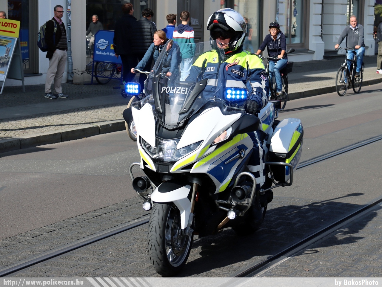 BMW, fotó: BakosPhoto
Keywords: német Németország rendőr rendőrmotor rendőrség german Germany police policemotorcycle