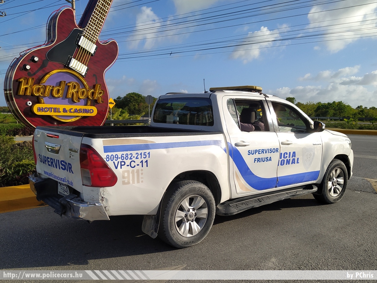 Toyota Hilux, Policía Nacional Dominicana, fotó: PChris
Keywords: rendőr rendőrautó rendőrség dominikai Dominikai Köztársaság police policecar dominican republic