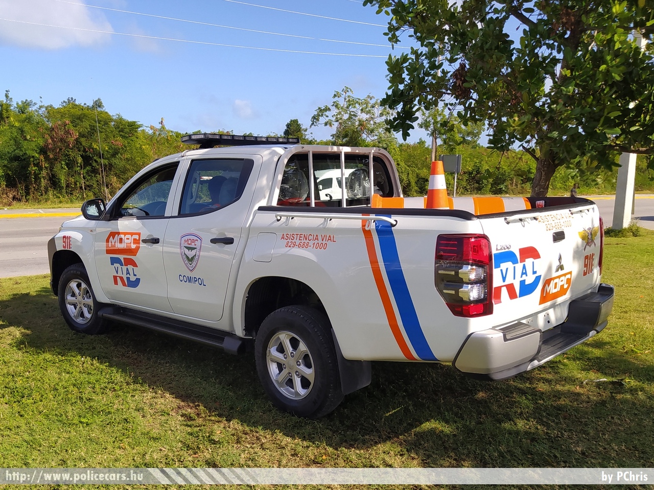 Mitsubishi L200, MOPC Comipol, fotó: PChris
Keywords: katonai rendőr rendőrautó rendőrség dominikai Dominikai Köztársaság military police policecar dominican republic