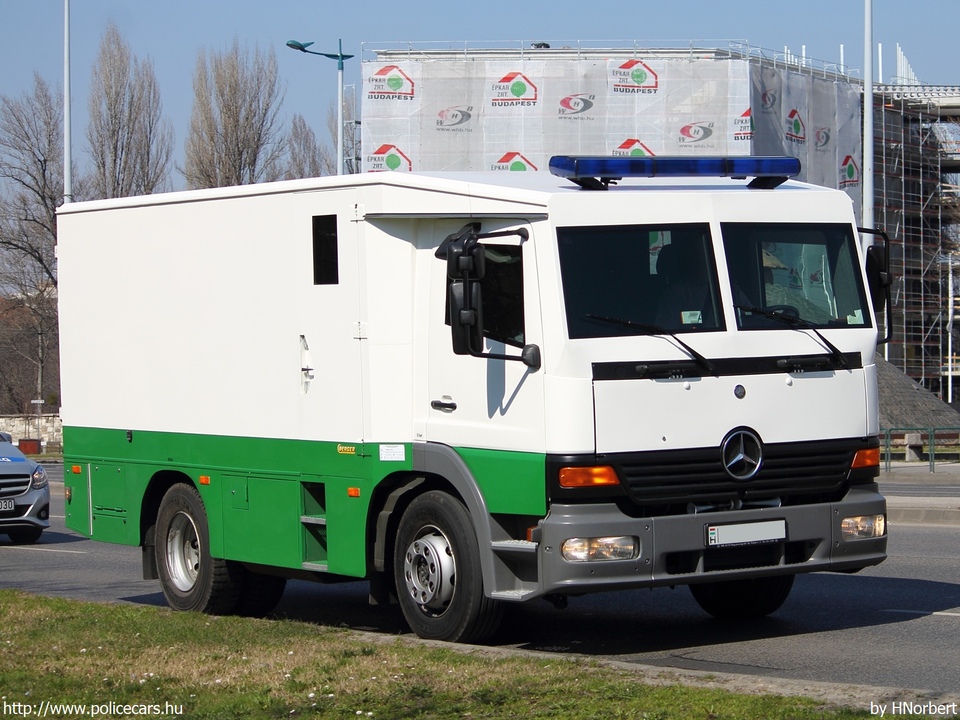 Mercedes-Benz Atego, fotó: HNorbert
Keywords: magyar Magyarország MNB