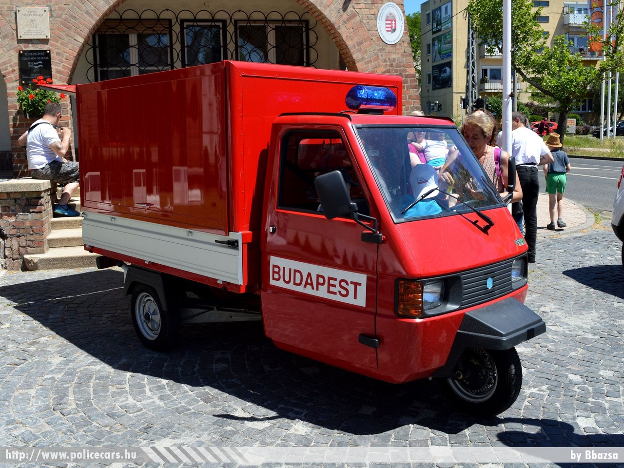 Piaggio, fotó: Bbazsa
Keywords: tûzoltó tûzoltóautó fire firetruck hungarian Hungary magyar Magyarország