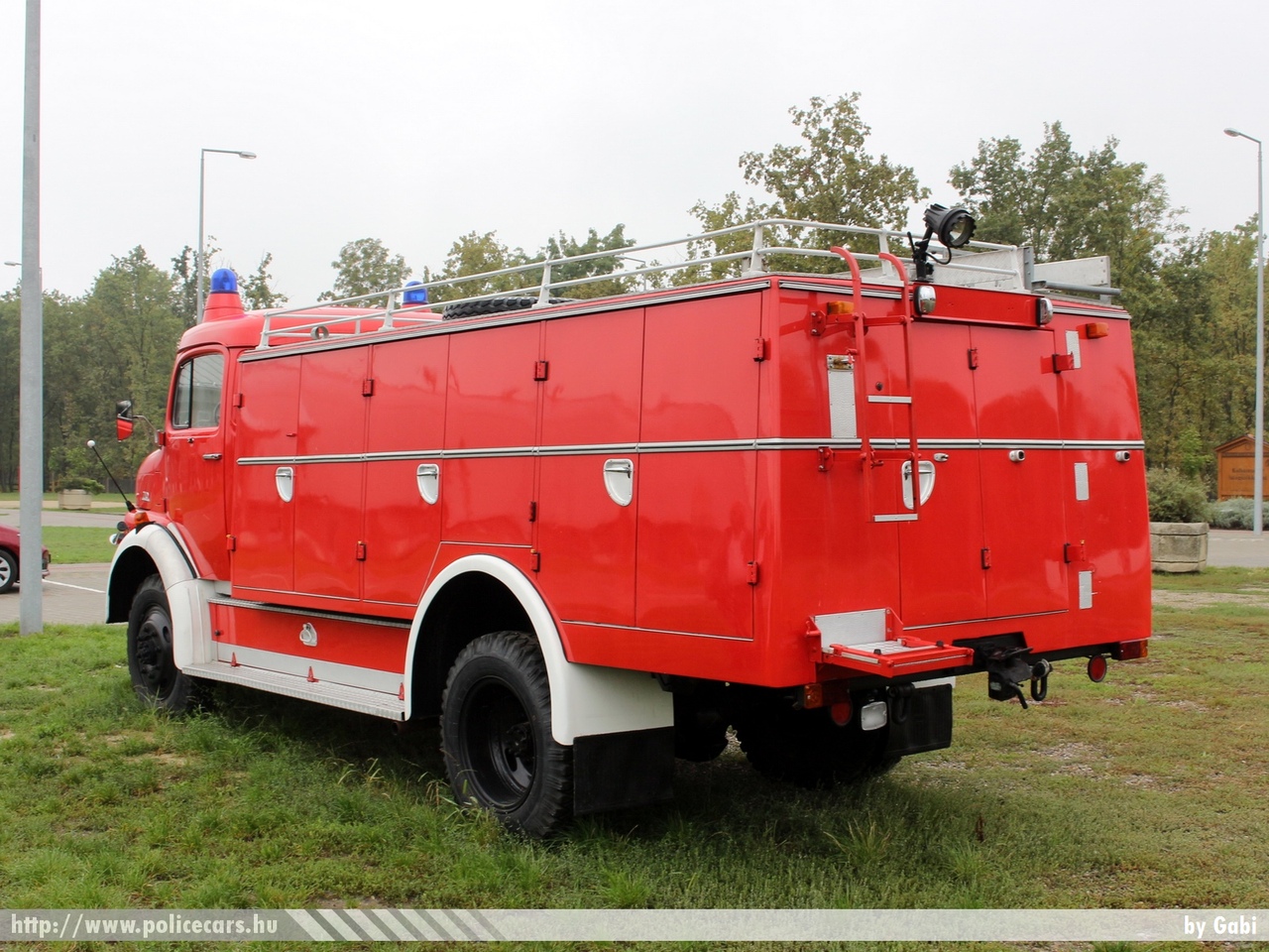 Mercedes-Benz 710, fotó: Gabi
Keywords: tûzoltó tûzoltóautó fire firetruck hungarian Hungary magyar Magyarország