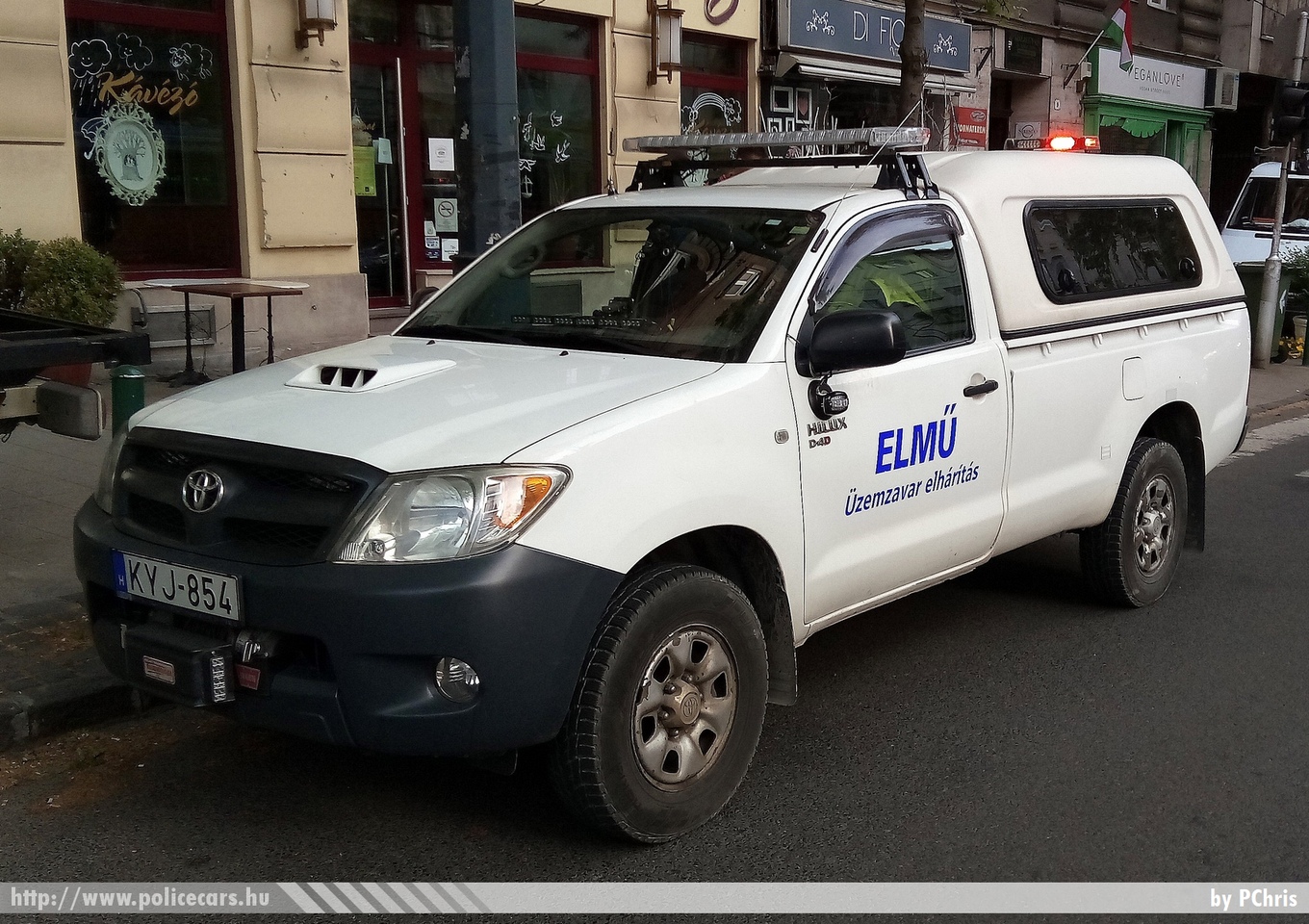 Toyota Hilux, fotó: PChris
Keywords: ELMÛ elektromos mûvek KYJ-854