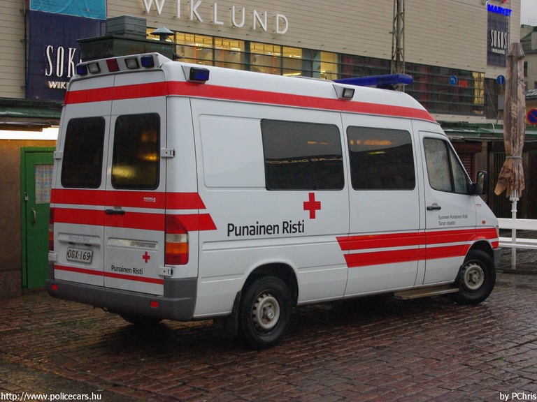 Mercedes-Benz Sprinter, fotó: PChris
Keywords: finn Finnország mentő mentőautó