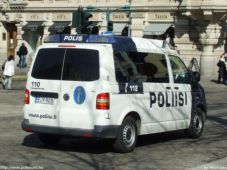 Volkswagen Transporter T5, fotó: SilverSisko
Keywords: rendőr rendőrautó rendőrség finn Finnország