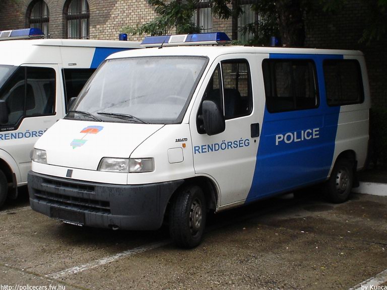 Fiat Ducato, fotó: Kunca
Keywords: rendőr rendőrautó rendőrség