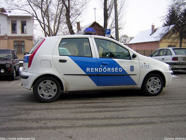 Fiat Punto, fotó: Gzozzo pictures
Keywords: rendőr rendőrautó rendőrség RB74-47