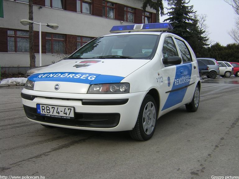 Fiat Punto, fotó: Gzozzo pictures
Keywords: rendőr rendőrautó rendőrség RB74-47