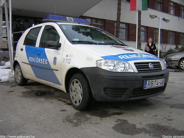 Fiat Punto, fotó: Gzozzo pictures
Keywords: rendőr rendőrautó rendőrség RB74-48