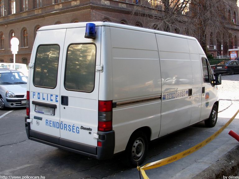 Fiat Ducato, fotó: dénes
Keywords: rendőr rendőrautó rendőrség