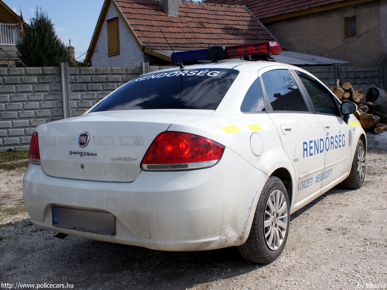 Fiat Linea, fotó: Bbazsa
Keywords: rendőr rendőrautó rendőrség magyar Magyarország