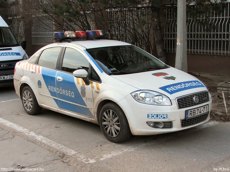 Fiat Linea, fotó: PChris
Keywords: rendőrség rendőr rendőrautó magyar Magyarország RB74-71
