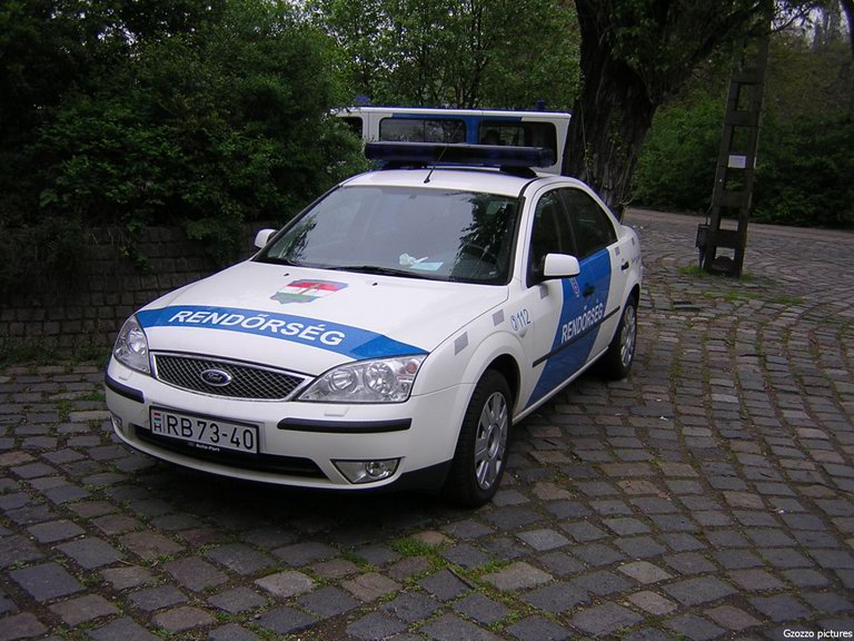 Ford Mondeo, fotó: Gzozzo pictures

Keywords: rendőrség rendőrautó rendőr RB73-40 magyar Magyarország 