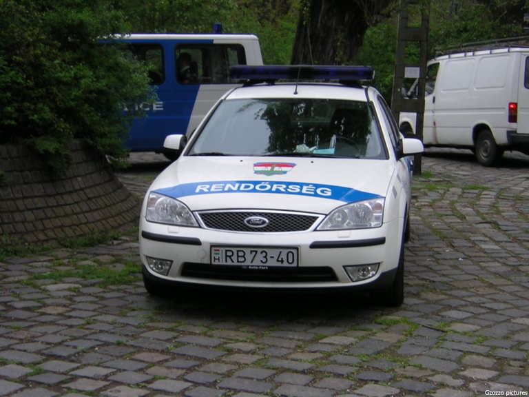 Ford Mondeo, fotó: Gzozzo pictures
Keywords: rendőrség rendőrautó rendőr RB73-40 magyar Magyarország 