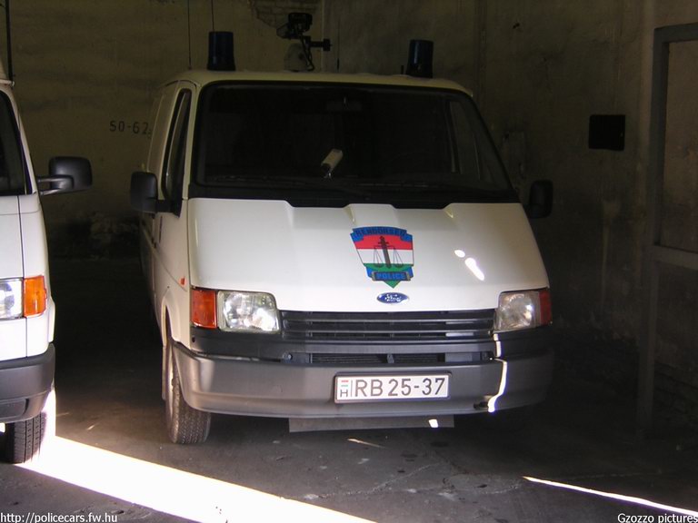 Ford Transit, fotó: Gzozzo pictures
Keywords: rendőrség rendőrautó rendőr RB25-37 magyar Magyarország
