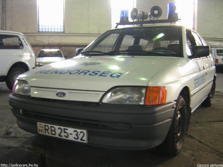 Ford Escort, fotó: Gzozzo pictures
Keywords: rendőrség rendőrautó rendőr RB25-32 magyar Magyarország