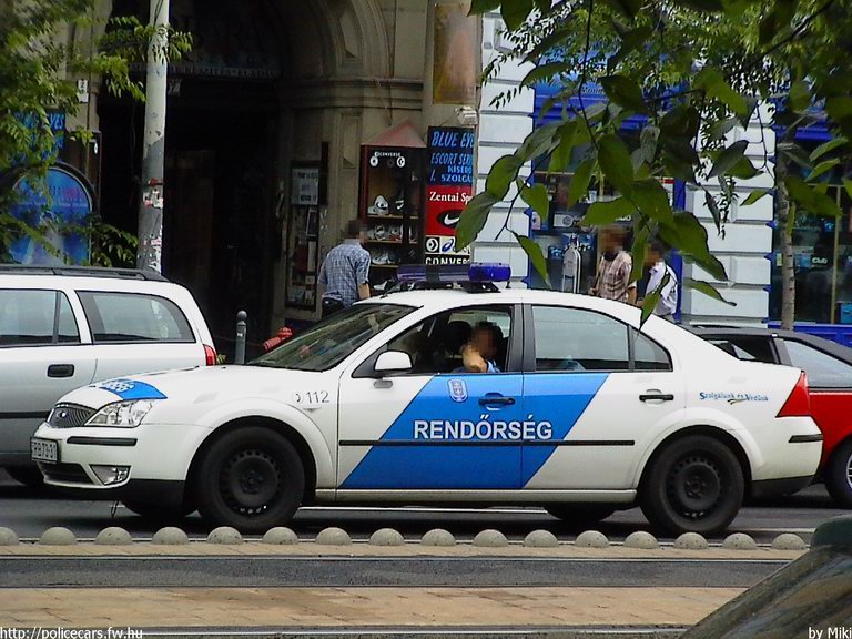Ford Mondeo, fotó: Miki
Keywords: rendőrség rendőrautó rendőr magyar Magyarország RB73-31