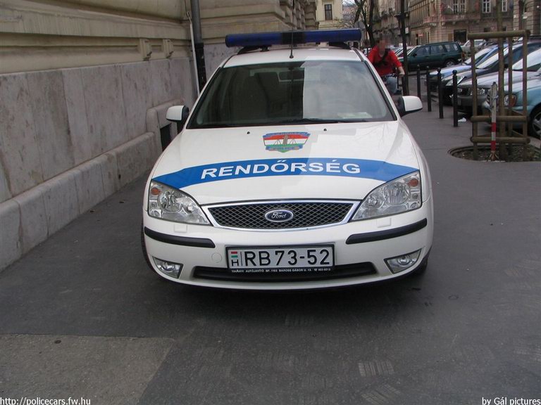 Ford Mondeo, fotó: Gál András
Keywords: rendőrség rendőrautó rendőr magyar Magyarország RB73-52